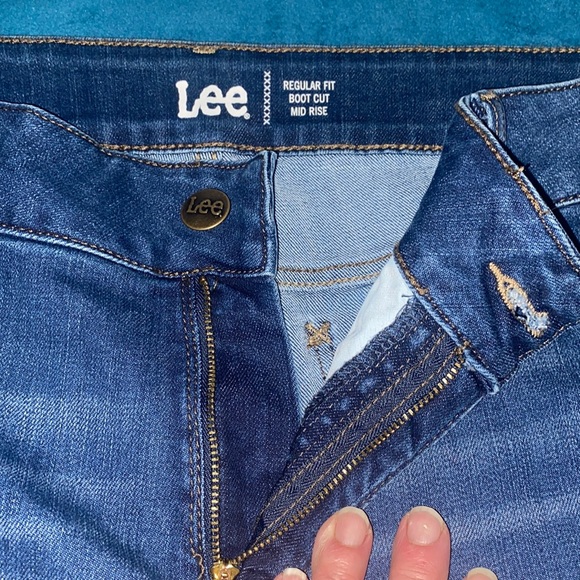 NWT women’s petite 16W. Bootcut jeans - Picture 5 of 6